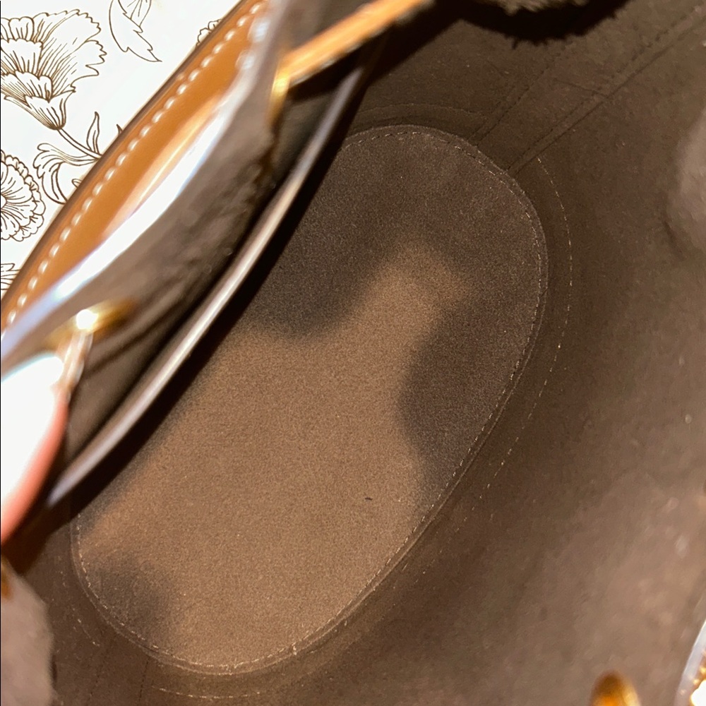 Tory Burch T Monogram Bucket Bag - Picture 15 of 16